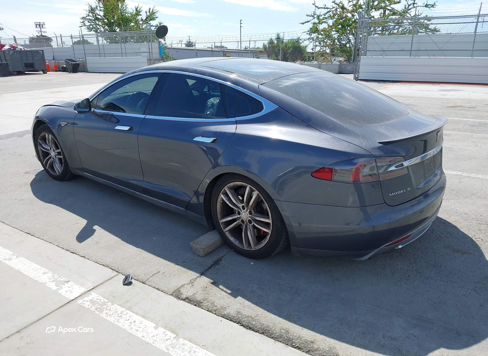 Tesla Model S 2015