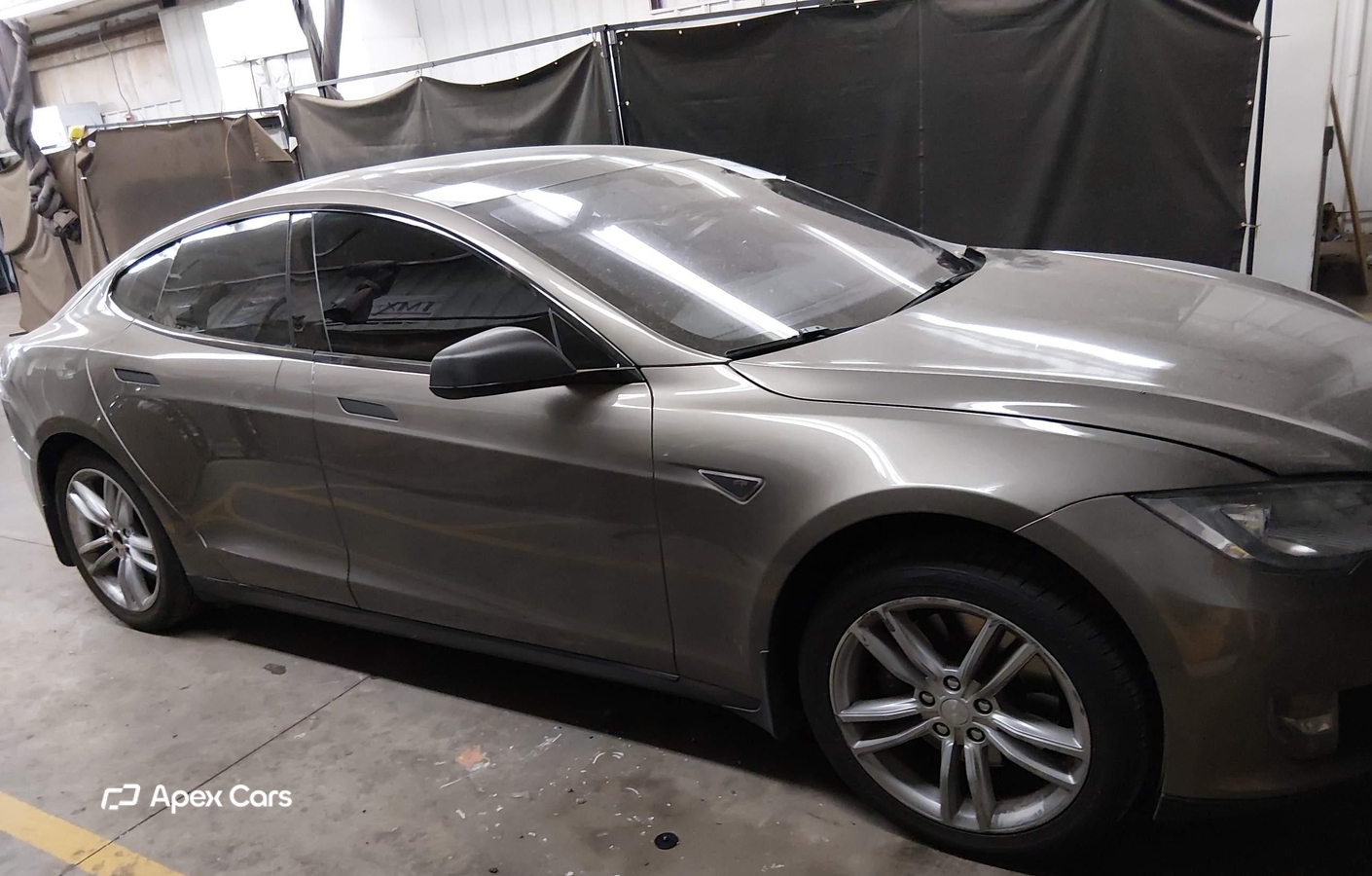 Tesla Model S 2015