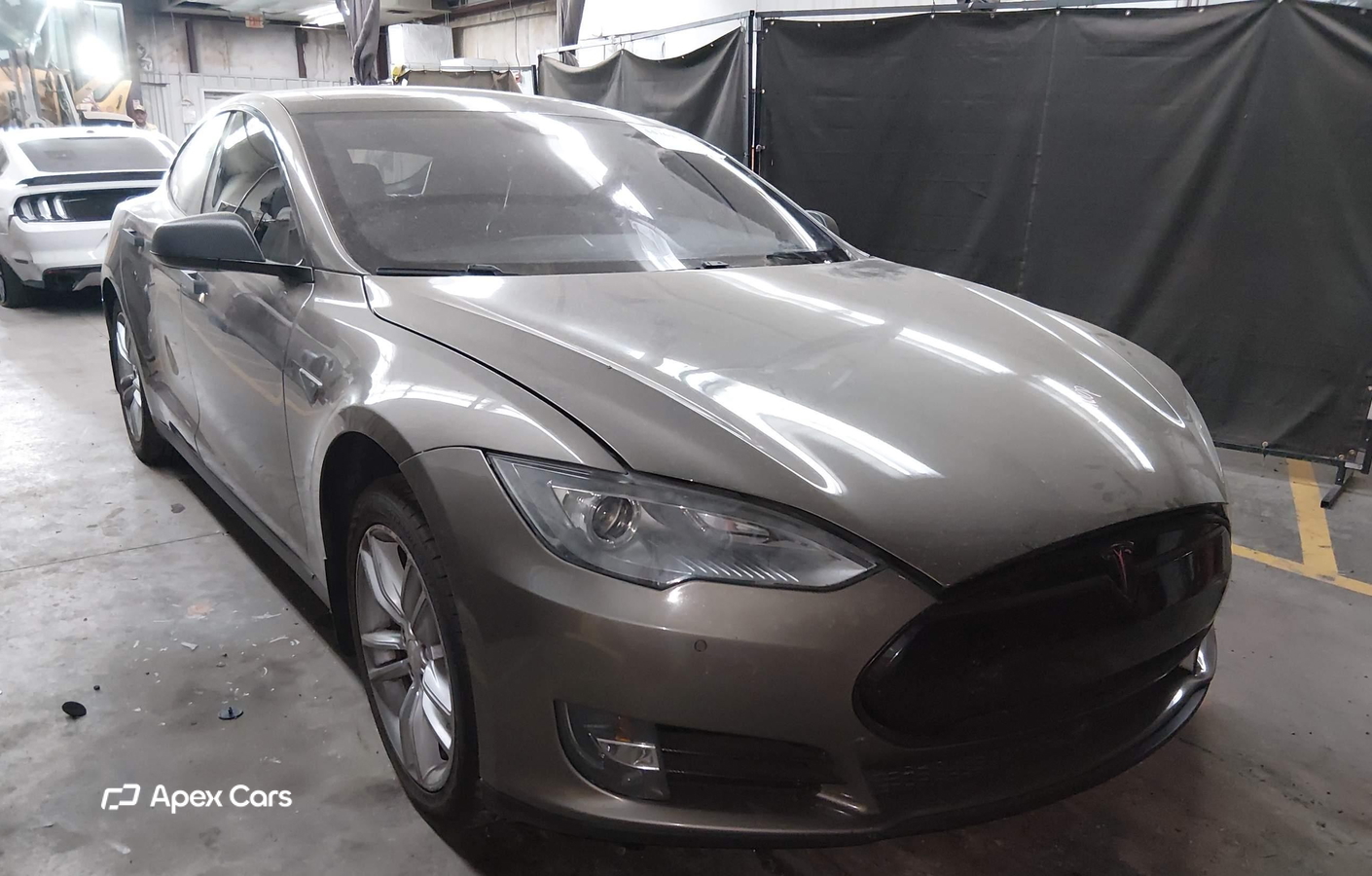 Tesla Model S 2015