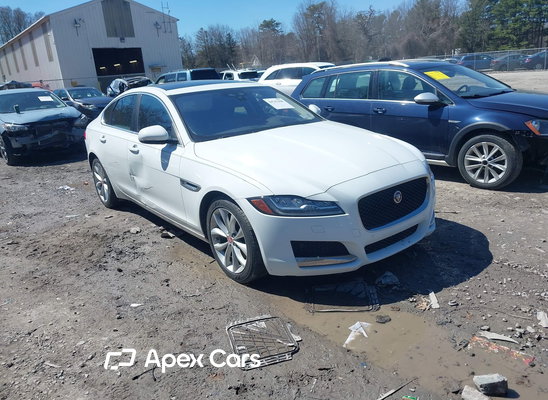 2017 Jaguar XF - Image 1 of 5