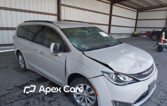 Chrysler Pacifica 2017 - Image 1 of 16