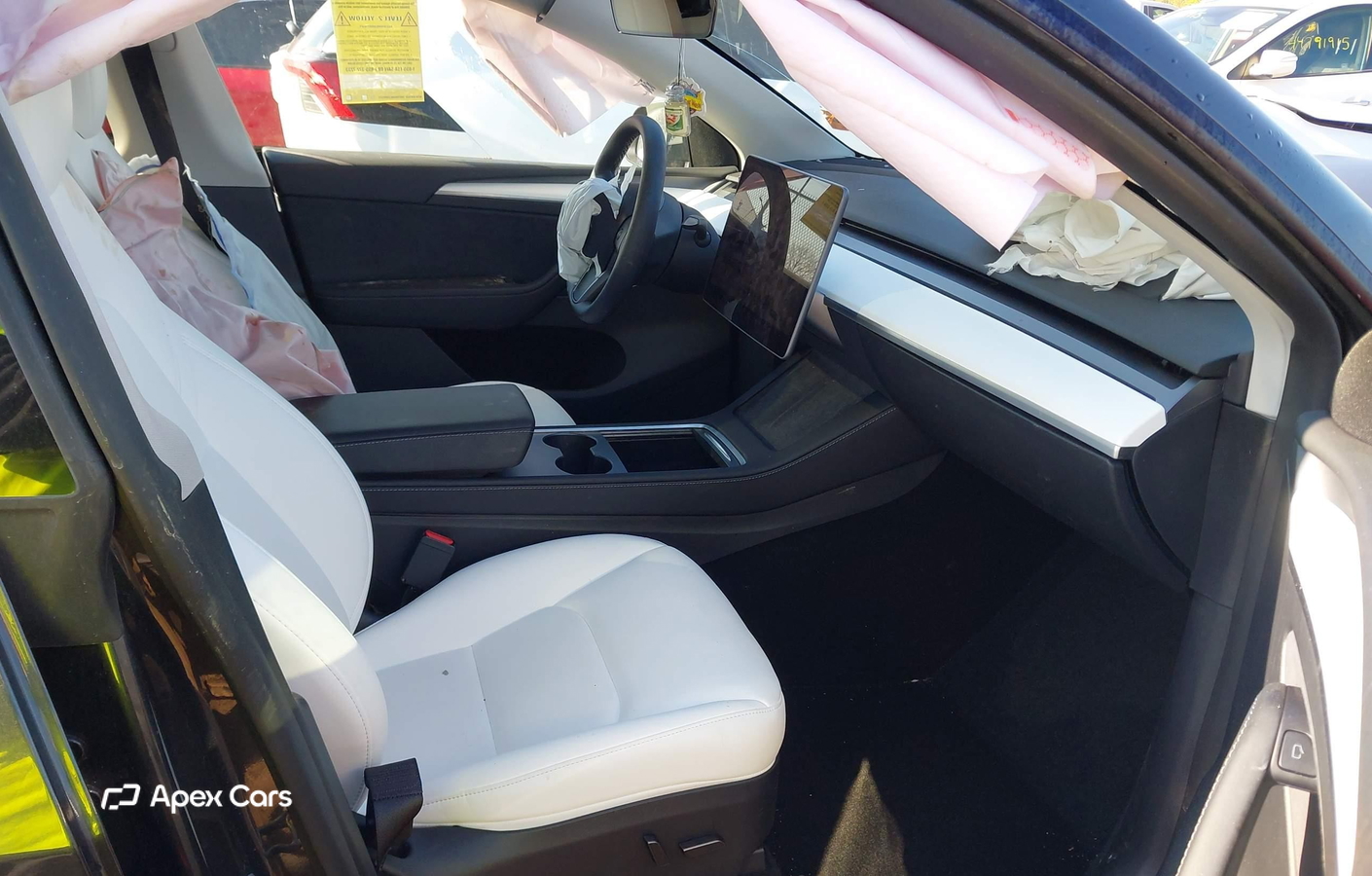 Tesla Model Y 2025