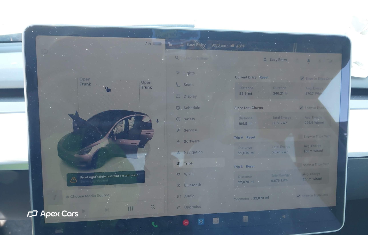 Tesla Model Y 2025