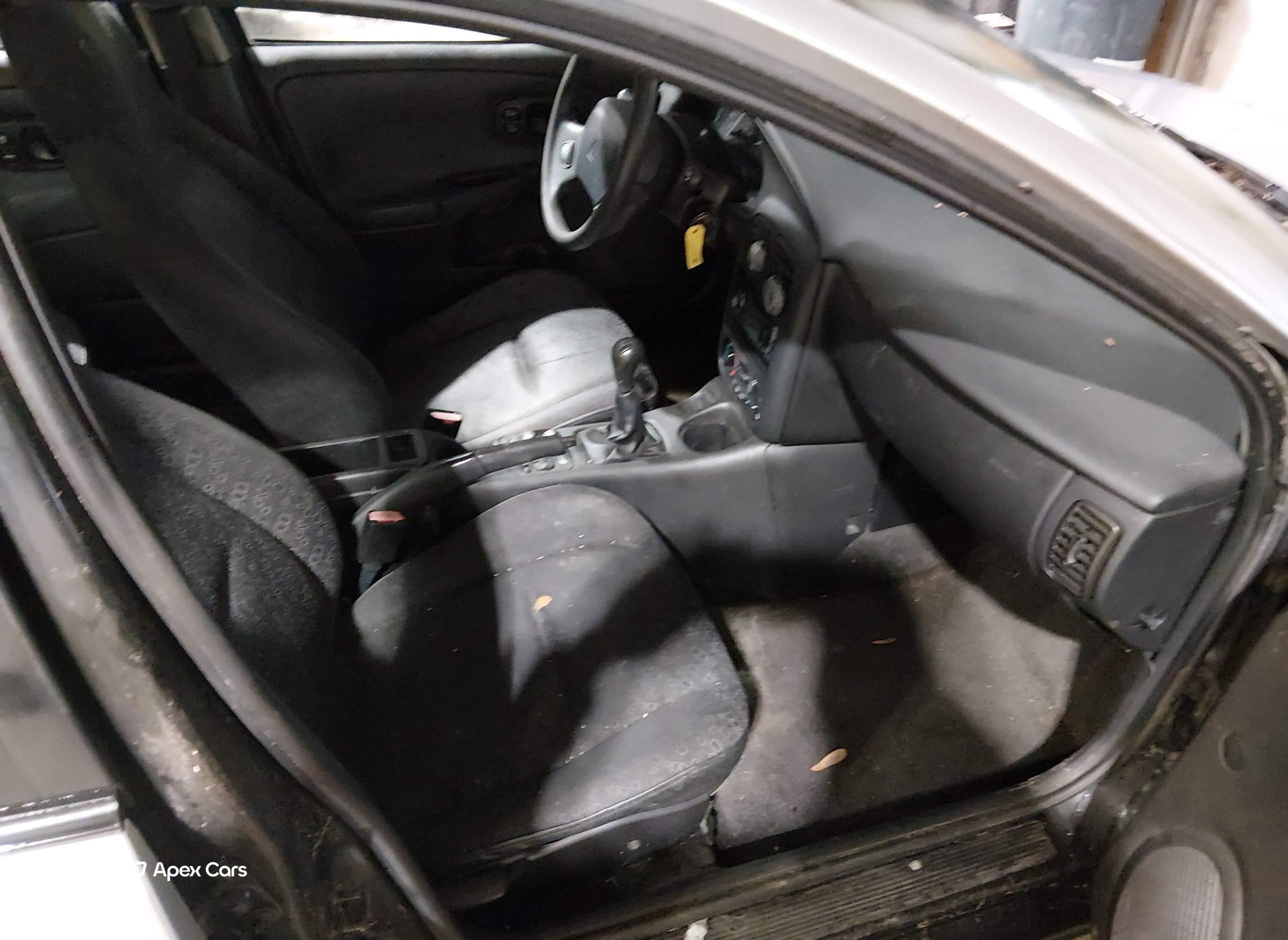 Saturn SL 2002