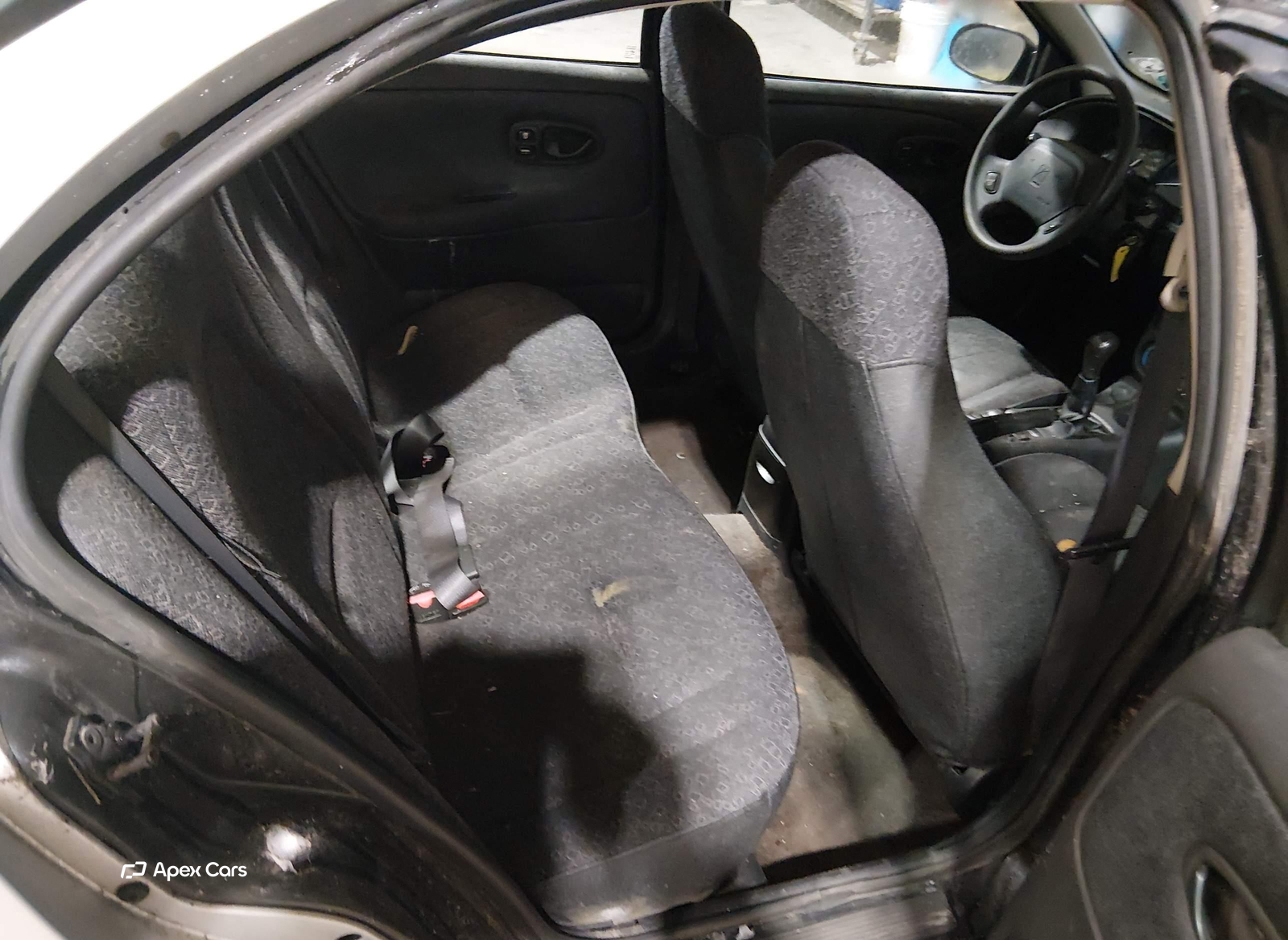Saturn SL 2002