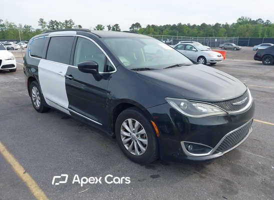 2017 Chrysler Pacifica - Image 1 of 5