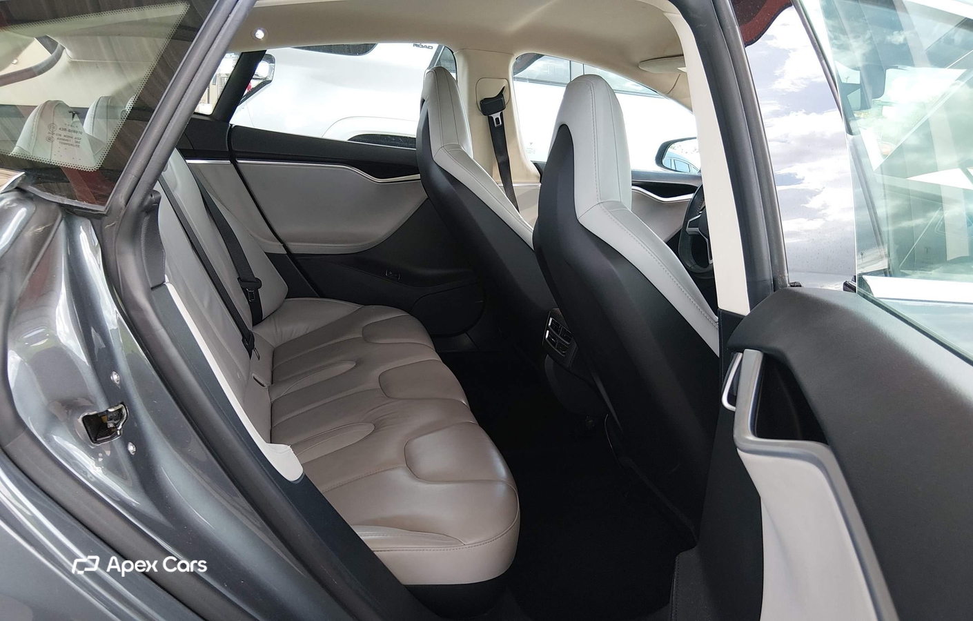 Tesla Model S 2013