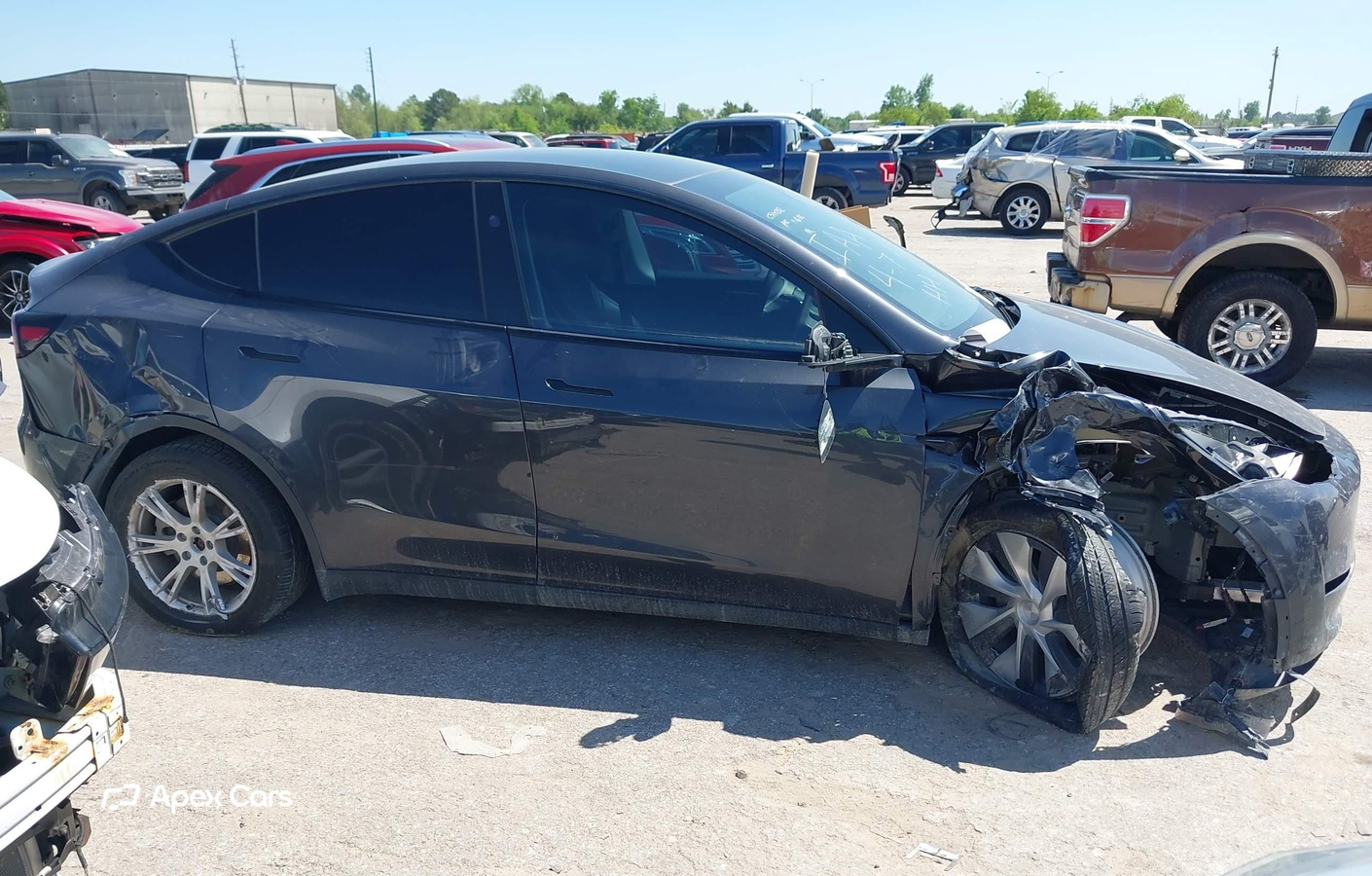 Tesla Model Y 2024