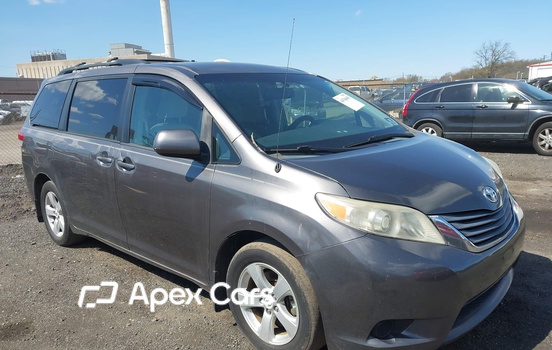 Toyota Sienna 2012 - Image 1 of 18