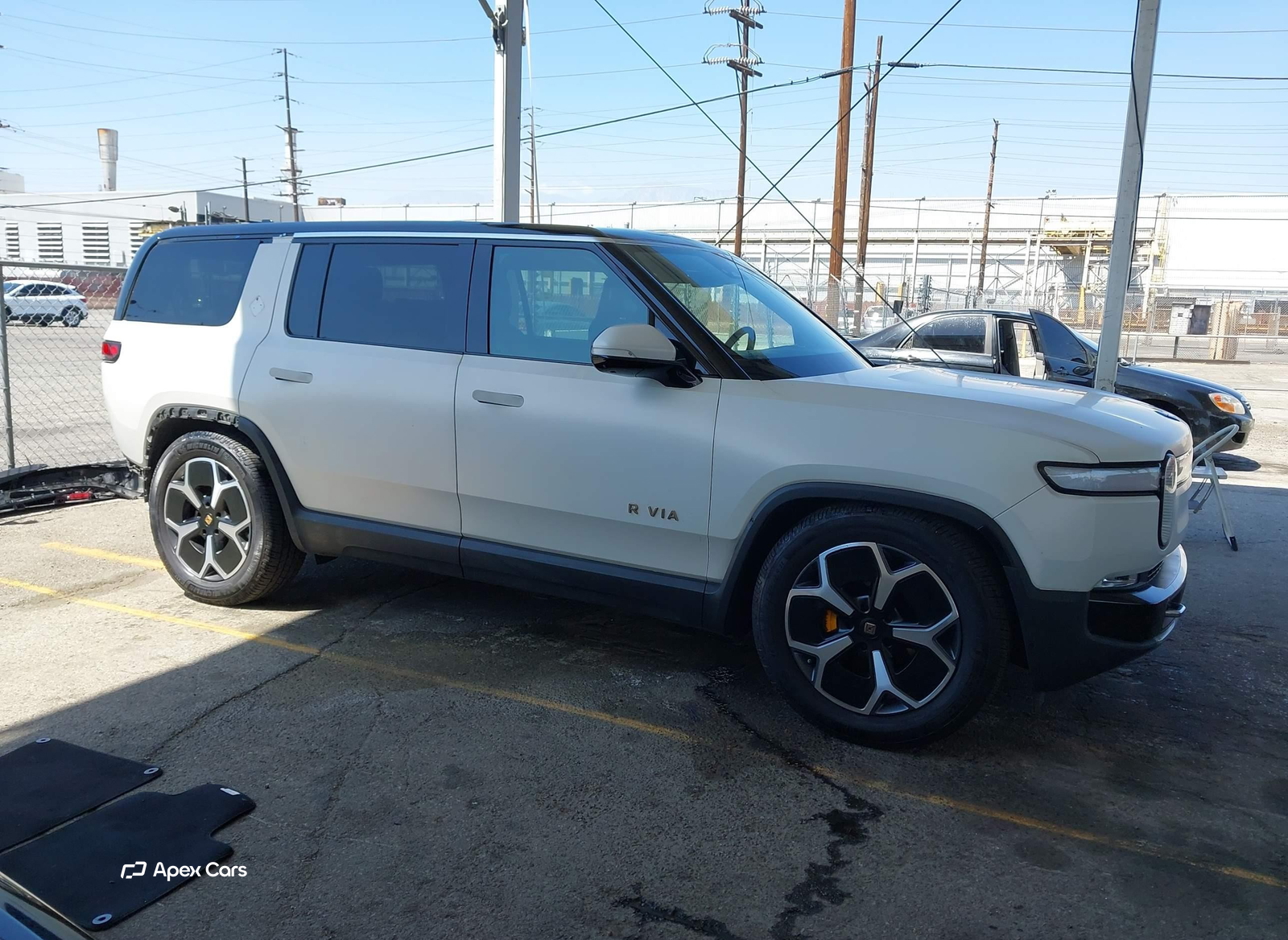 Rivian R1S 2023