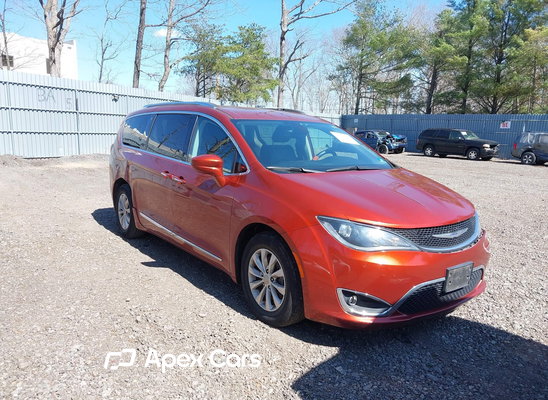 2018 Chrysler Pacifica - Image 1 of 5