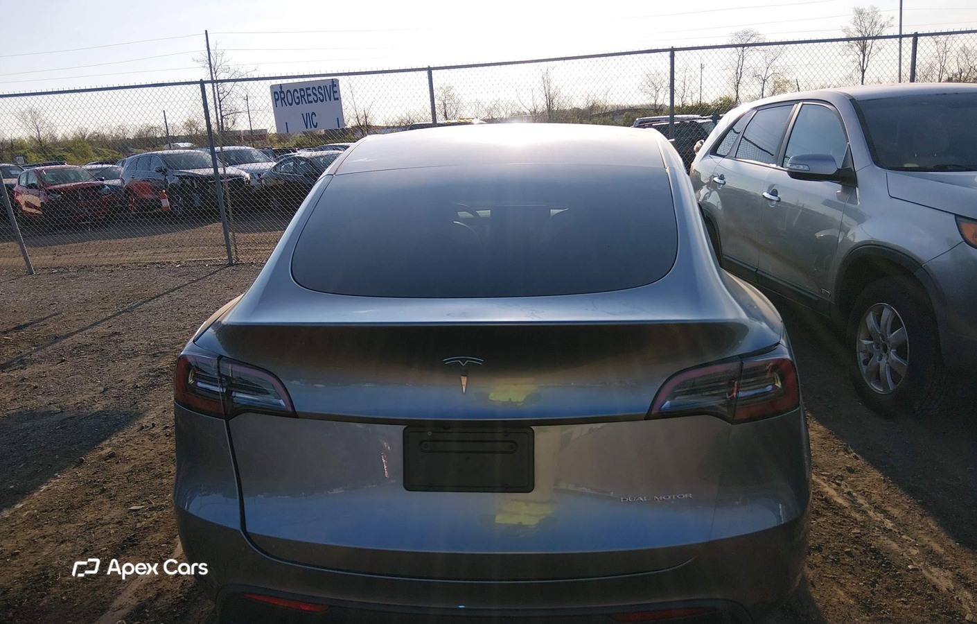 Tesla Model Y 2024