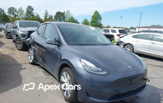 Tesla Model Y 2023 - Image 1 of 17