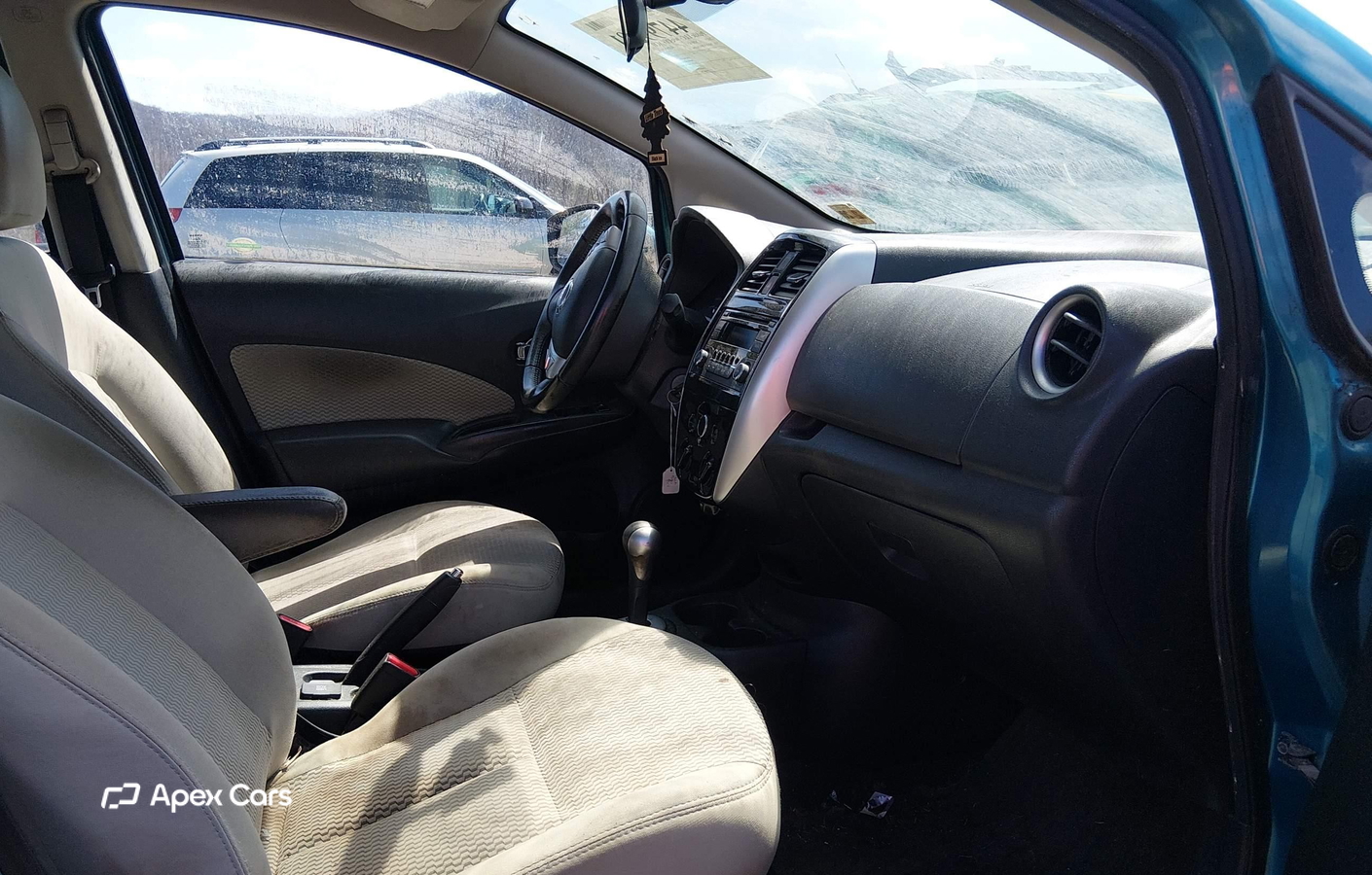 Nissan Versa 2015