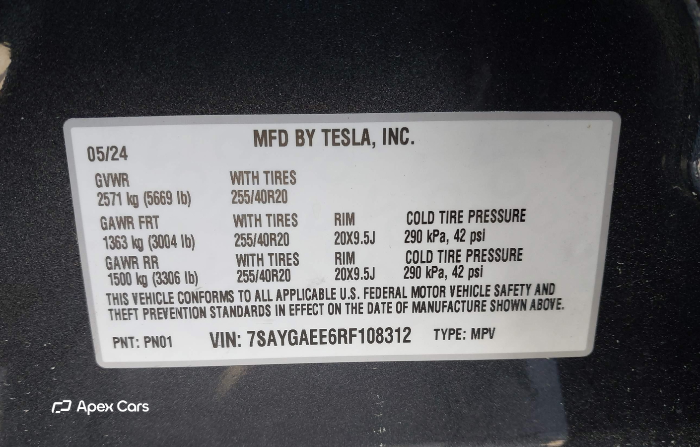Tesla Model Y 2024