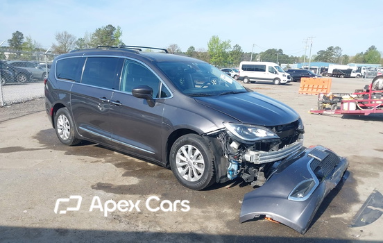 Chrysler Pacifica 2017 - Image 1 of 17