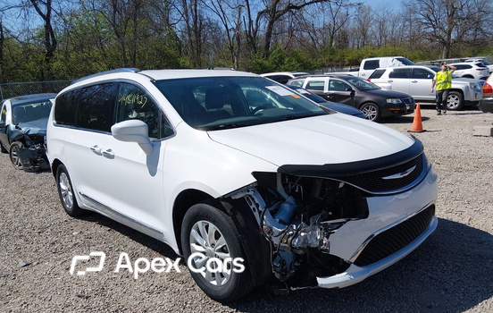 Chrysler Pacifica 2018 - Image 1 of 19