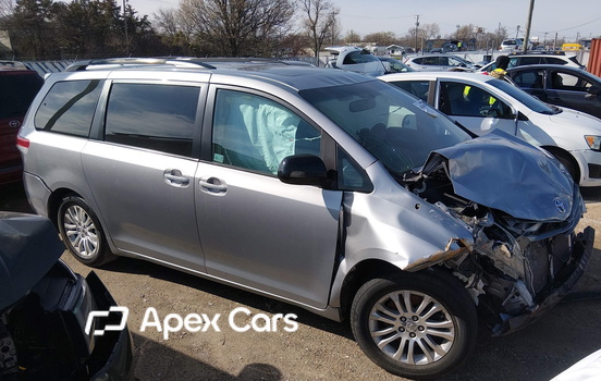 Toyota Sienna 2012 - Image 1 of 17