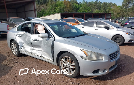 Nissan Maxima 2010 - Image 1 of 16