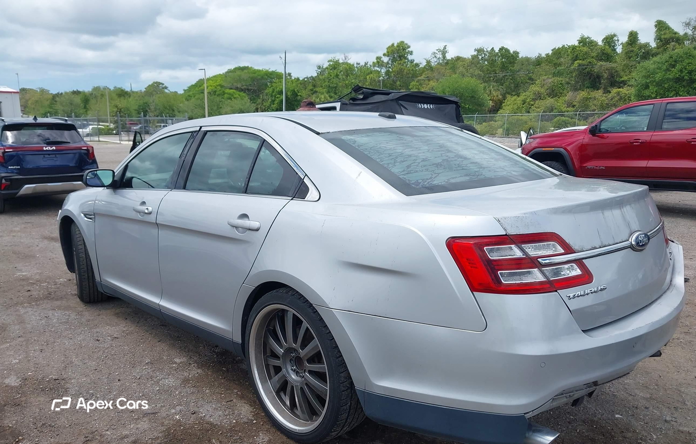 Ford Taurus 2013