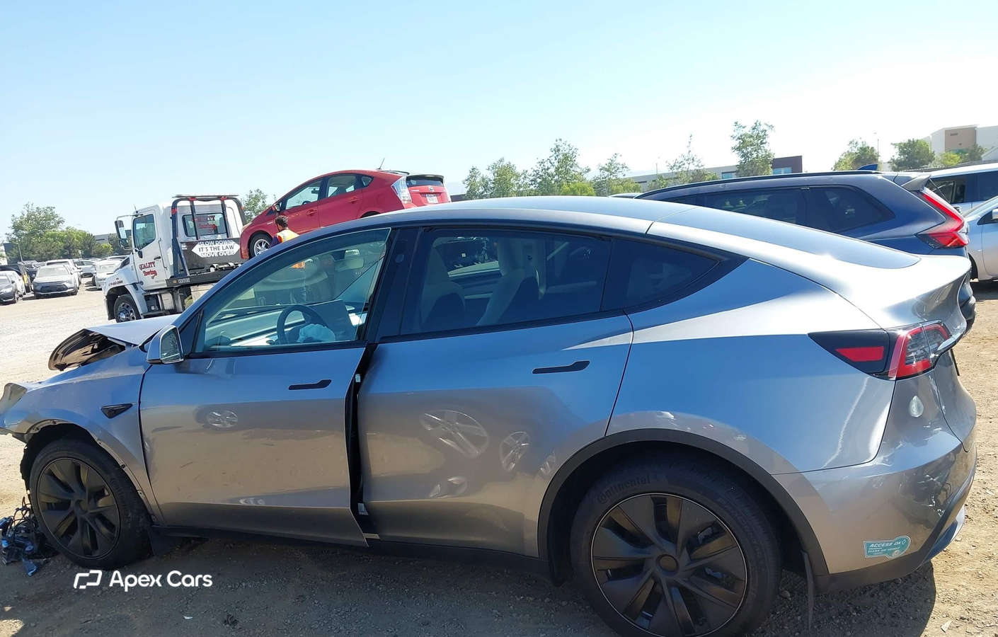Tesla Model Y 2025