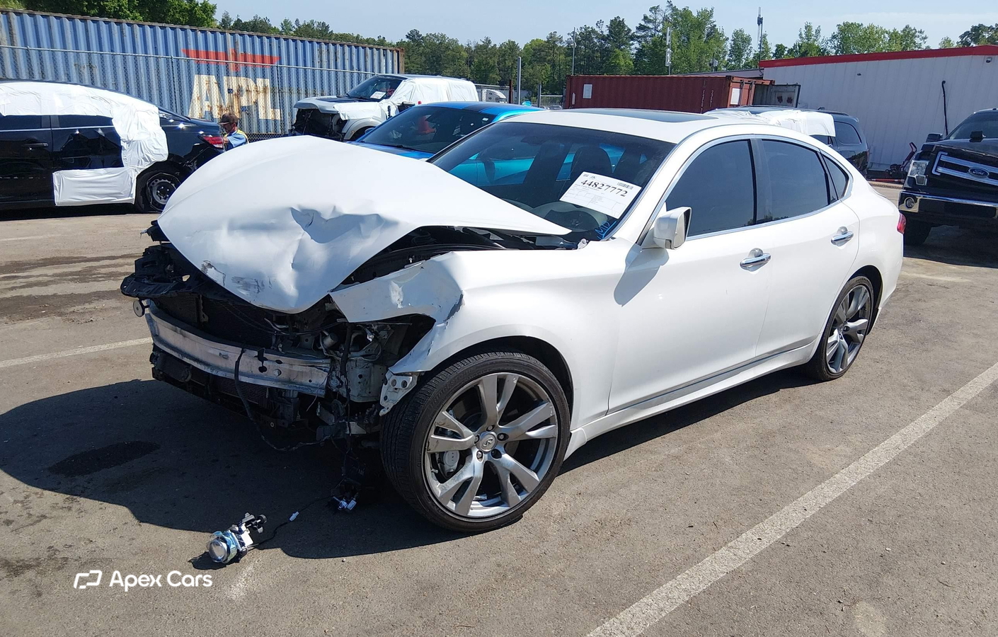 Infiniti M 2013