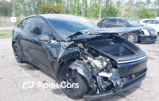 Tesla Model Y 2026 - Image 1 of 9