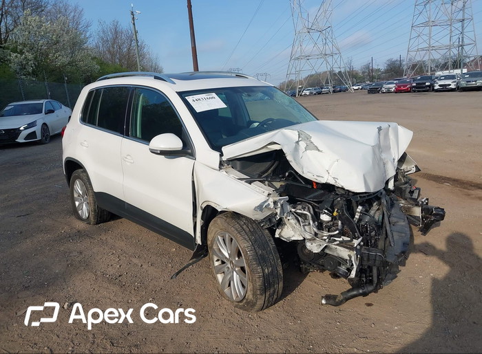 2010 Volkswagen Tiguan - Image 1 of 5