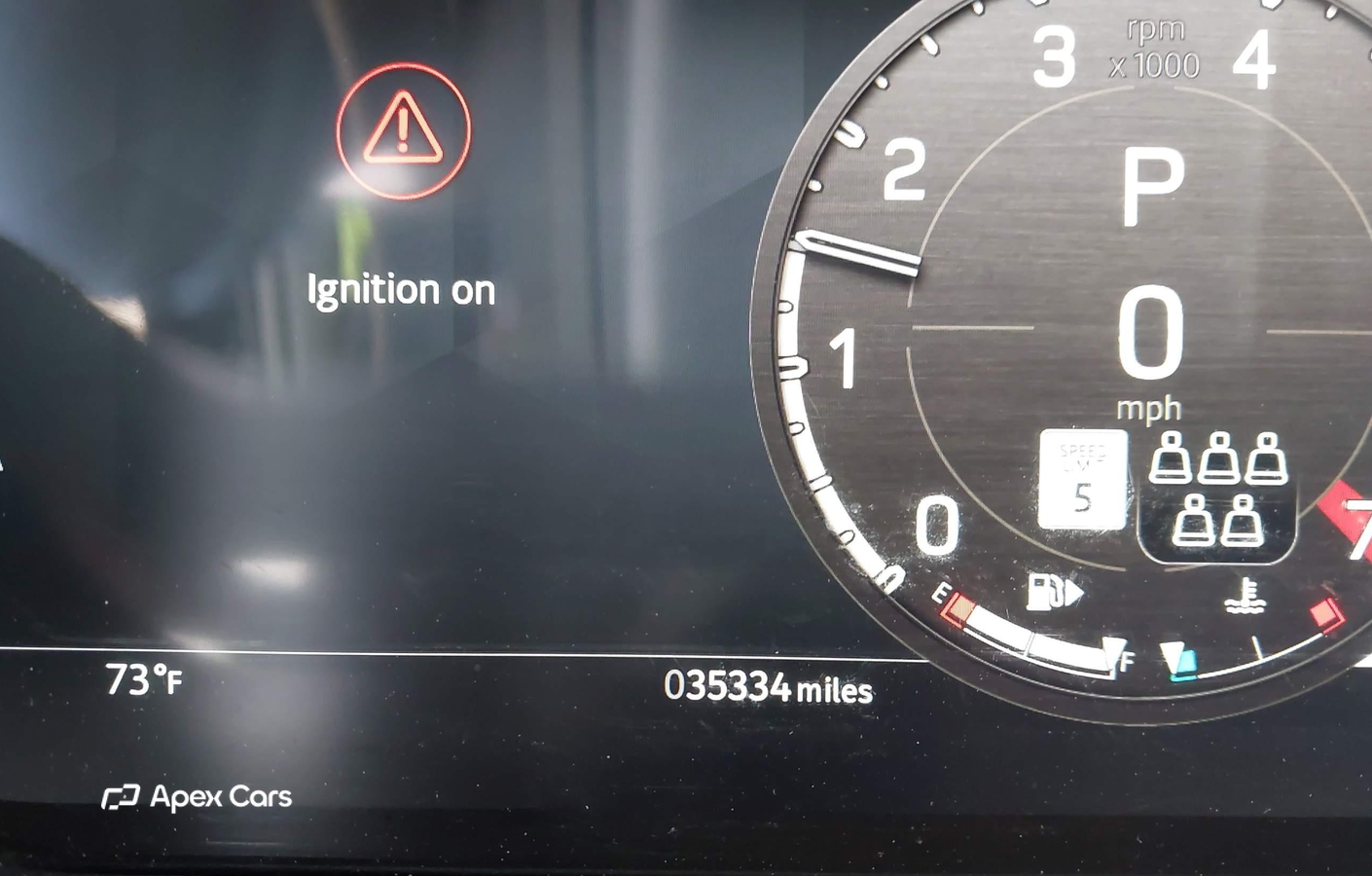 Land Rover Defender 2024