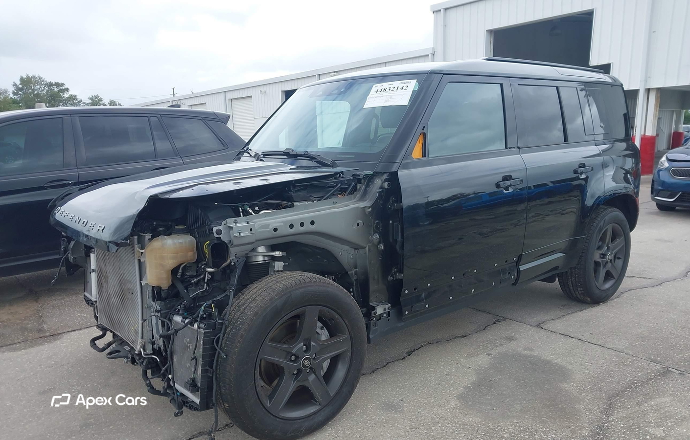 Land Rover Defender 2024