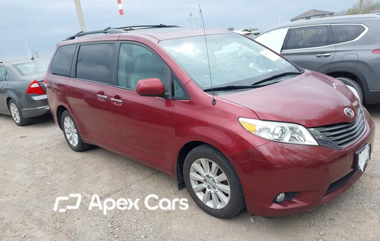 Toyota Sienna 2012 - Image 1 of 16