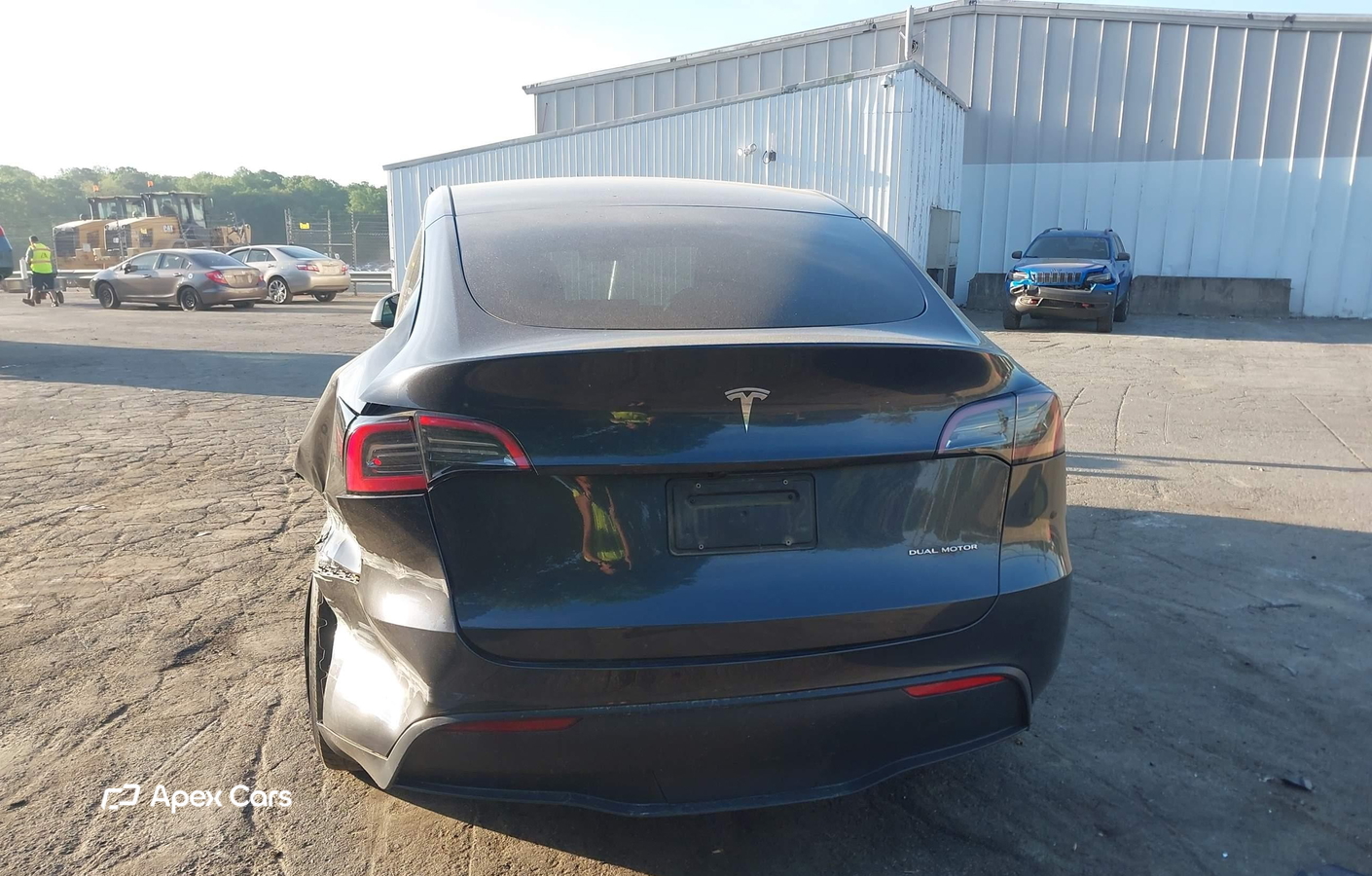 Tesla Model Y 2024
