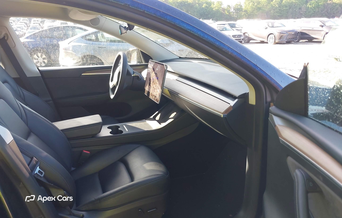 Tesla Model Y 2024