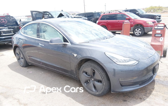 Tesla Model 3 2020 - Image 1 of 18