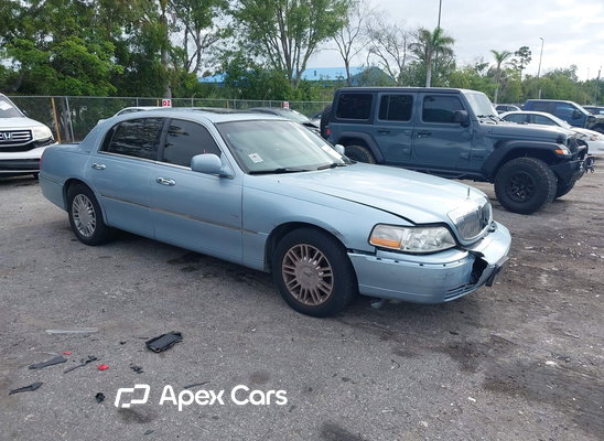 2006 Lincoln Town Car - Image 1 of 5
