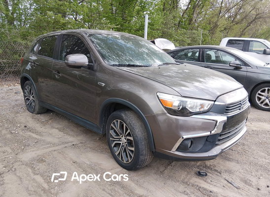 2017 Mitsubishi Outlander - Image 1 of 5