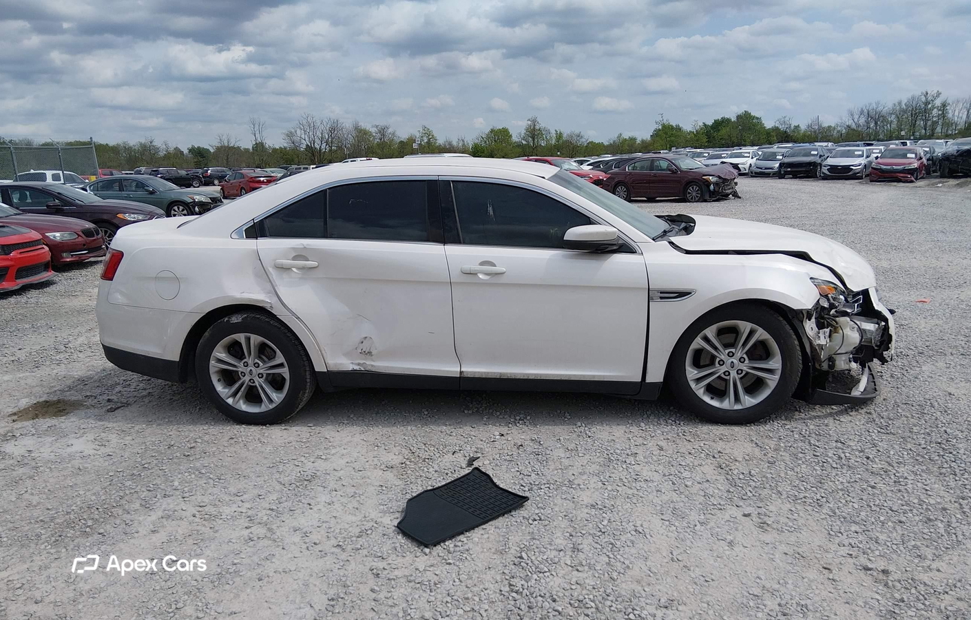 Ford Taurus 2016