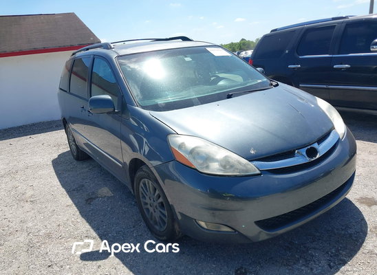 2009 Toyota Sienna - Image 1 of 5