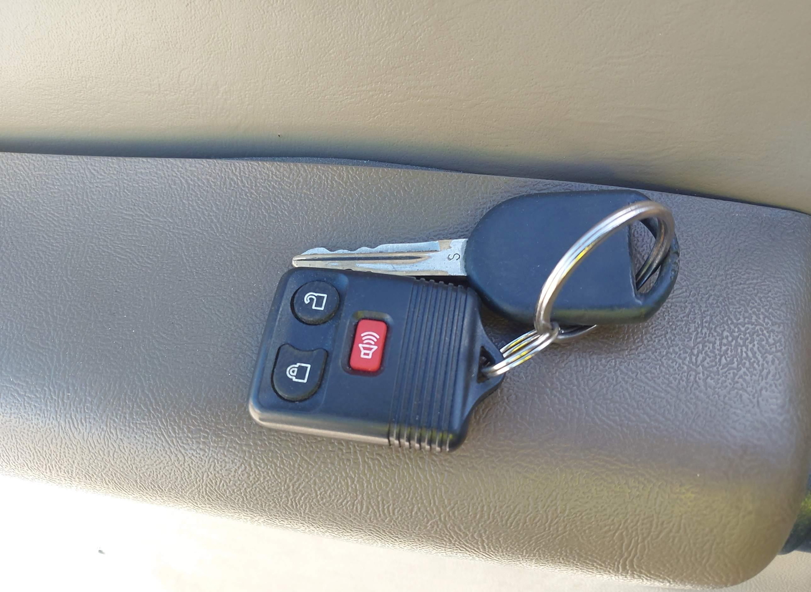 Ford Explorer Sport Trac 2004