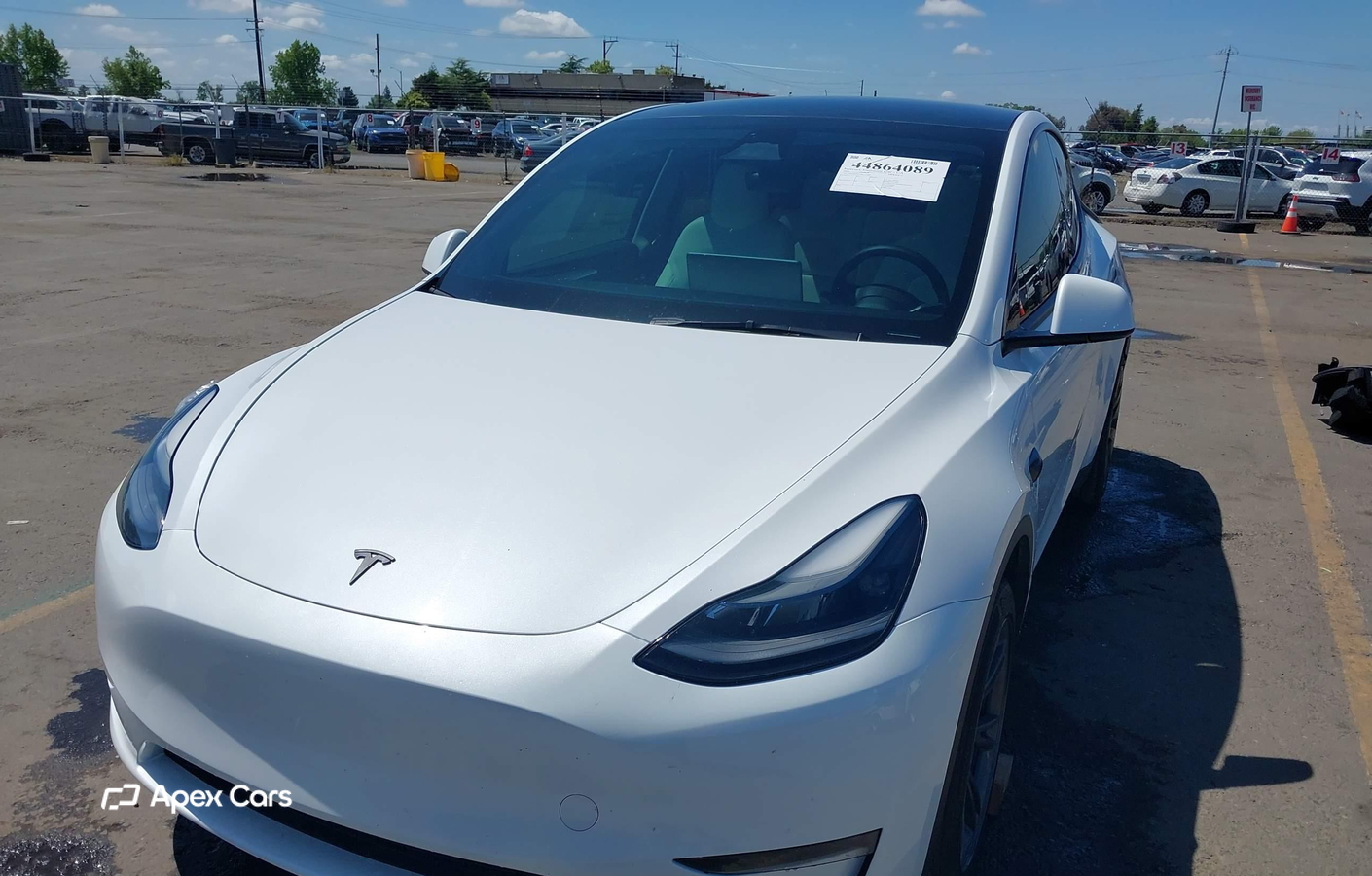 Tesla Model Y 2024
