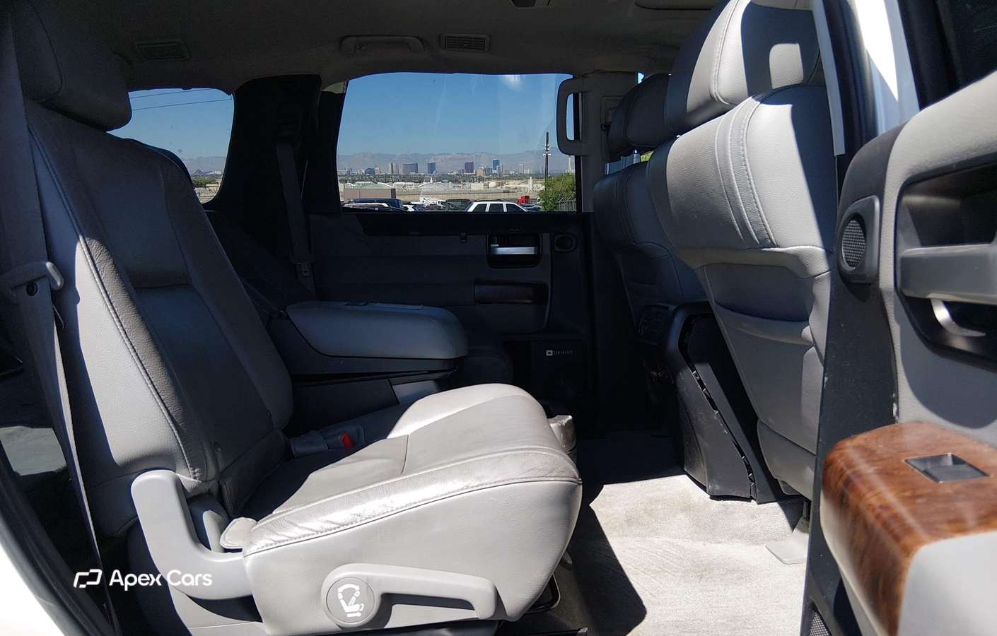 Toyota Sequoia 2010