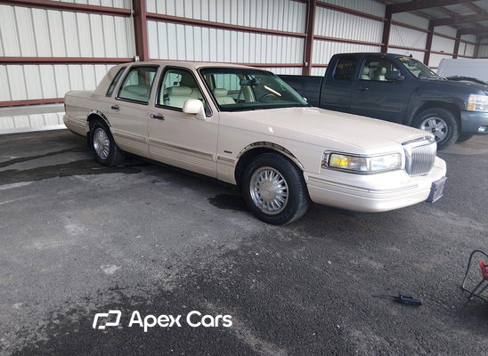 1996 Lincoln Town Car - Image 1 of 5