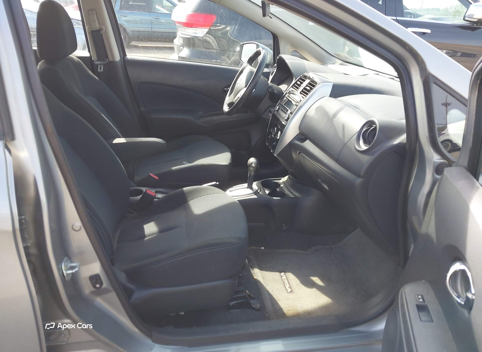Nissan Versa 2015
