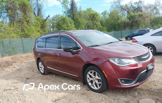Chrysler Pacifica 2017 - Image 1 of 16
