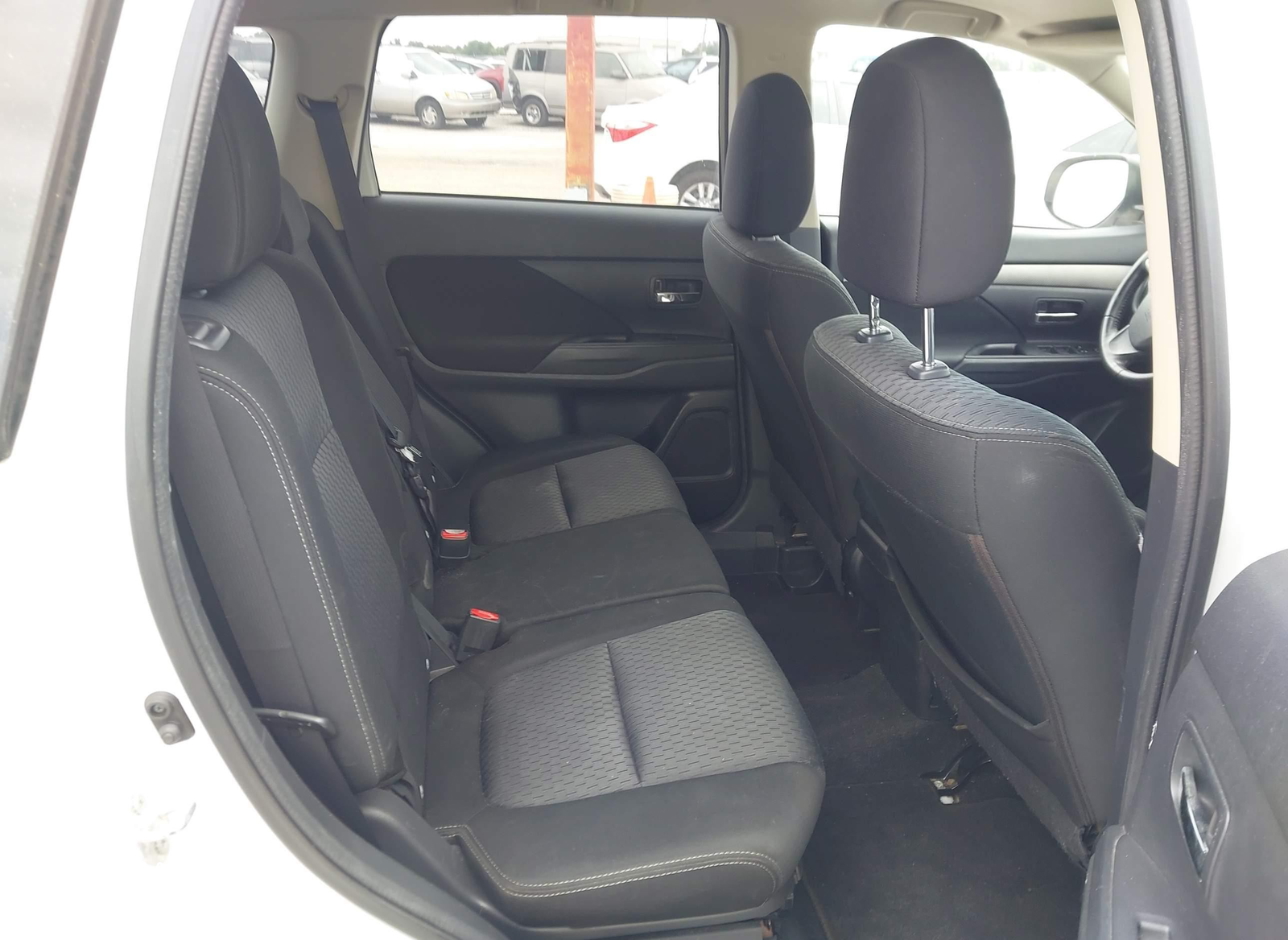 Mitsubishi Outlander 2015