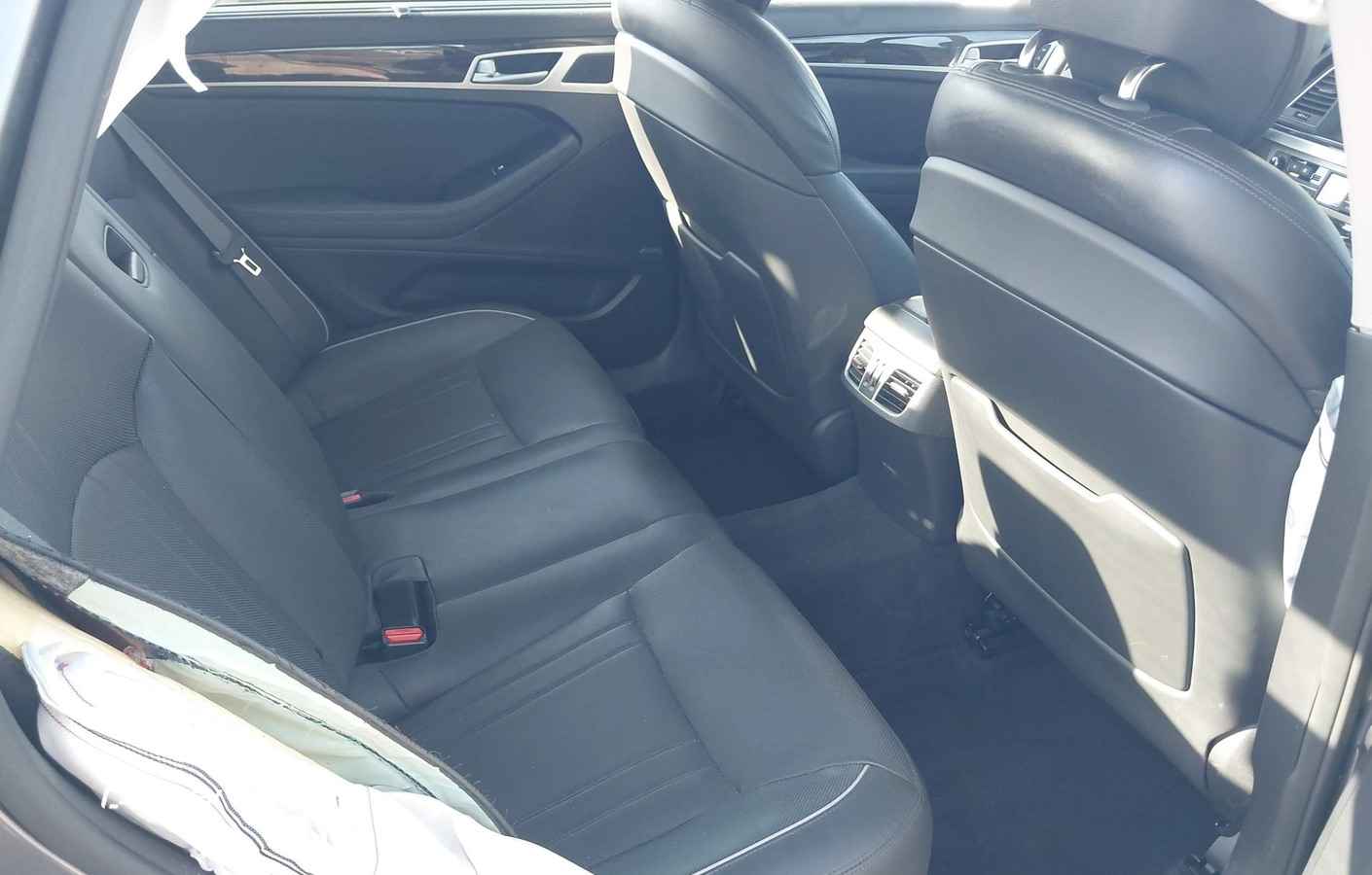 Hyundai Genesis 2015
