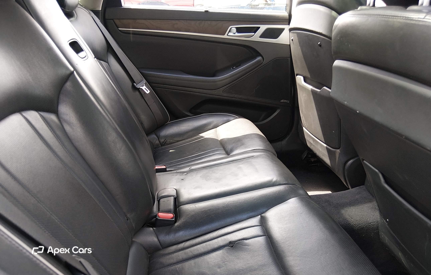Hyundai Genesis 2015