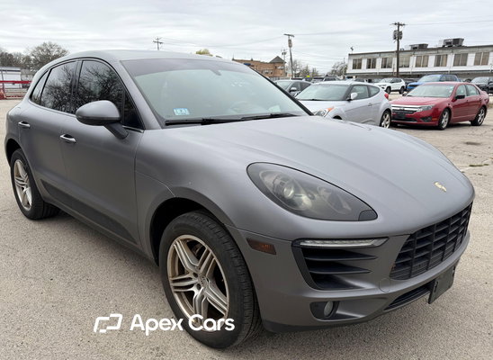 2016 Porsche Macan - Image 1 of 5