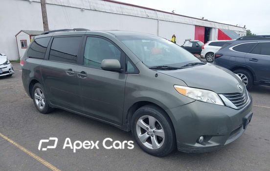 Toyota Sienna 2012 - Image 1 of 18