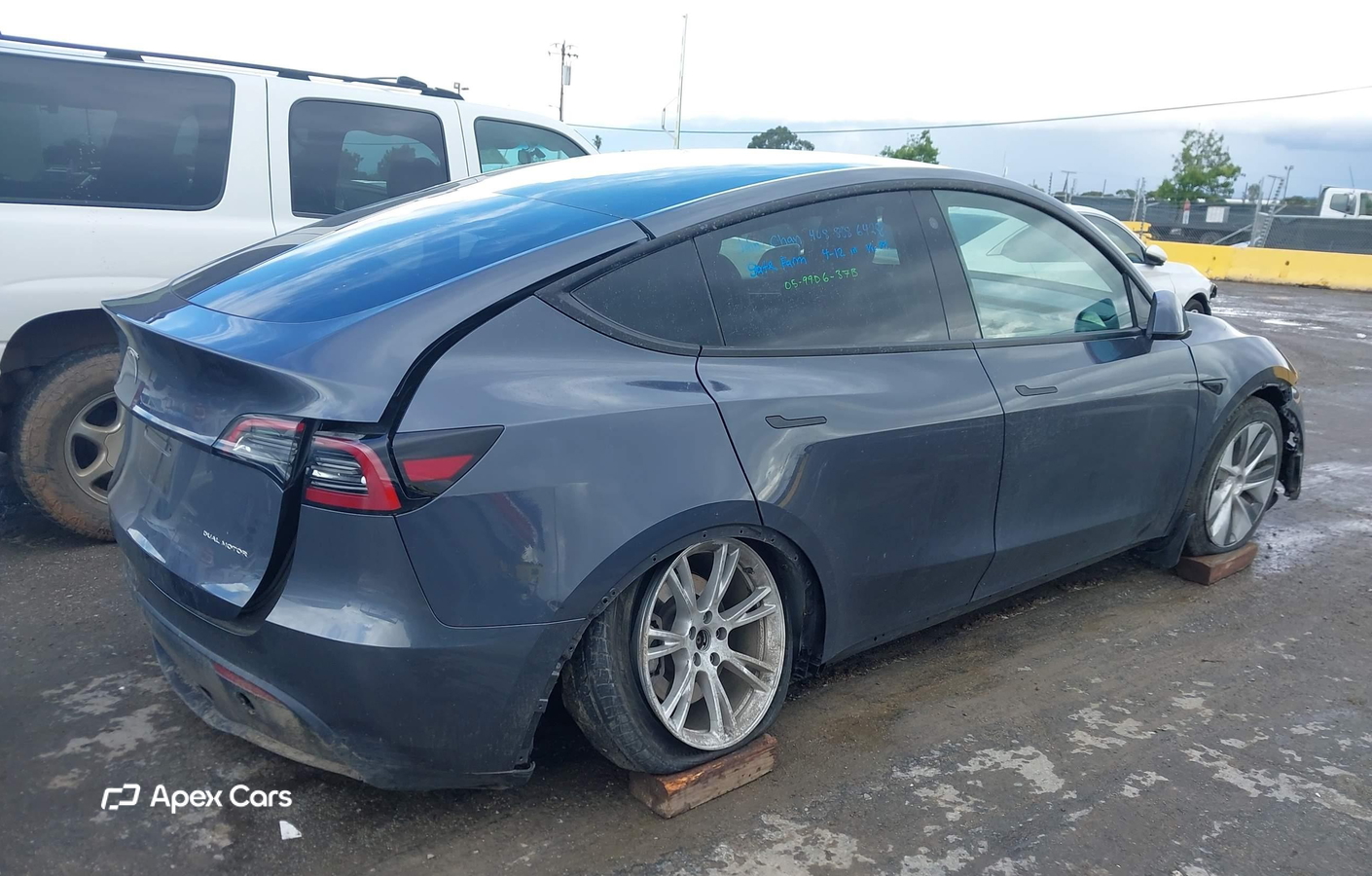 Tesla Model Y 2023
